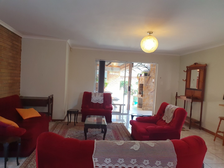 6 Bedroom Property for Sale in Hersham Western Cape